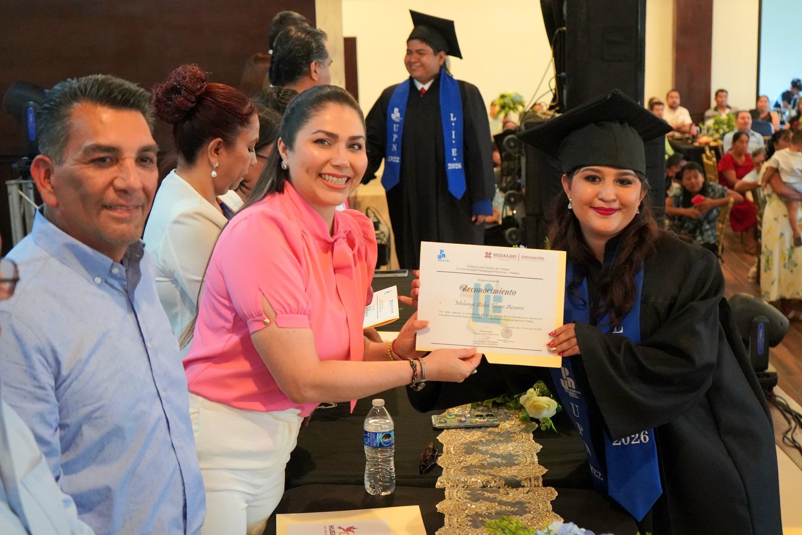 San Román refrenda respaldo a la educación durante graduación de la UPN en Huejutla