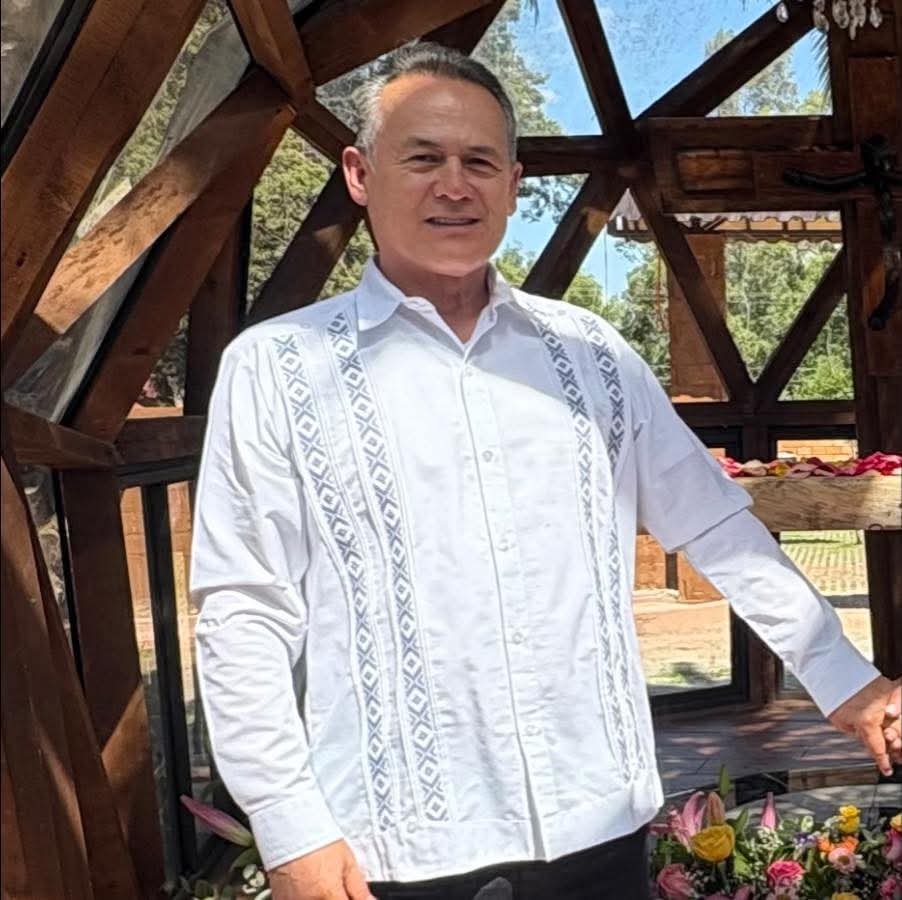 Dictan no vinculación a exrector de la UAEH, Adolfo Pontigo, por presunto peculado