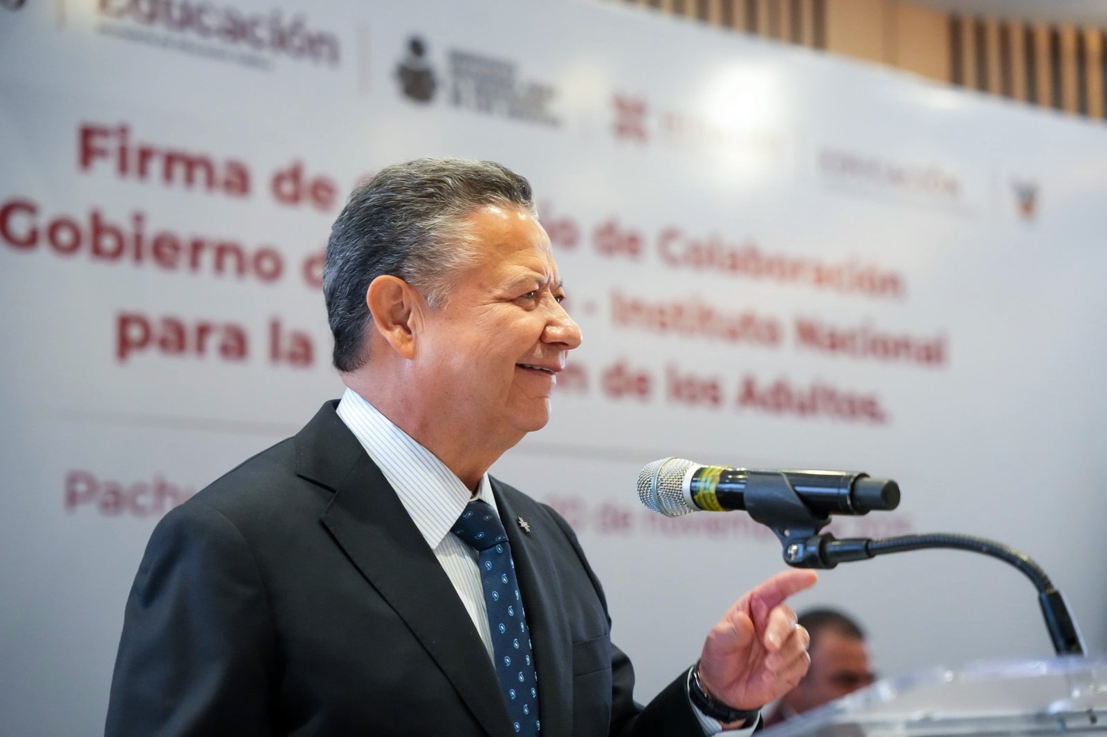 Senadora acude a citatorio para informar que no puede declarar