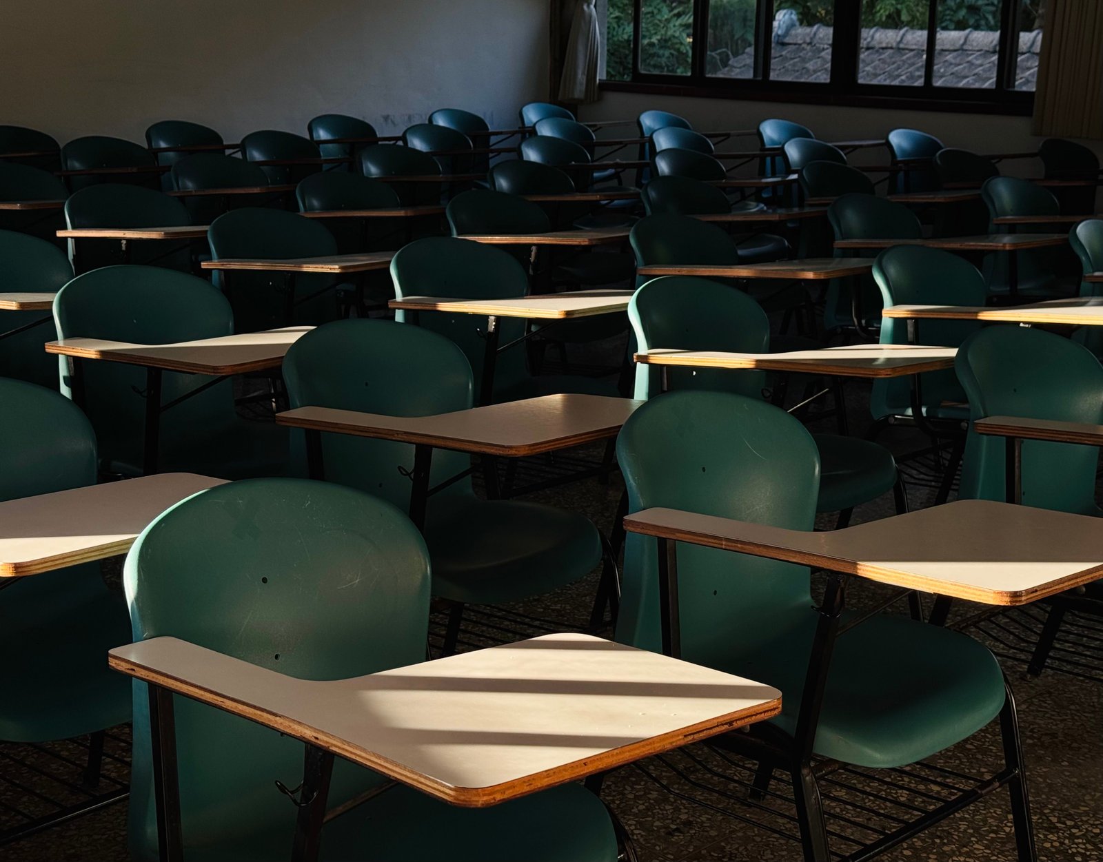 Desalojan escuela de Huejutla por disputa legal de predio y 150 alumnos se quedan sin clases