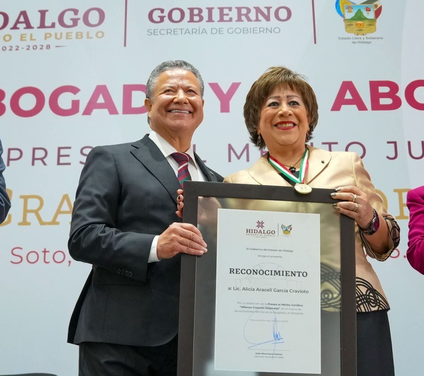 Primera mujer notaria de Hidalgo recibe la Presea al Mérito Jurídico 2026