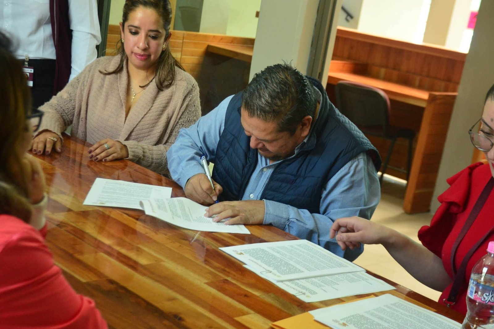 Firma de más de 300 contratos e indemnizaciones indebidas motivaron proceso vs exalcalde de Progreso