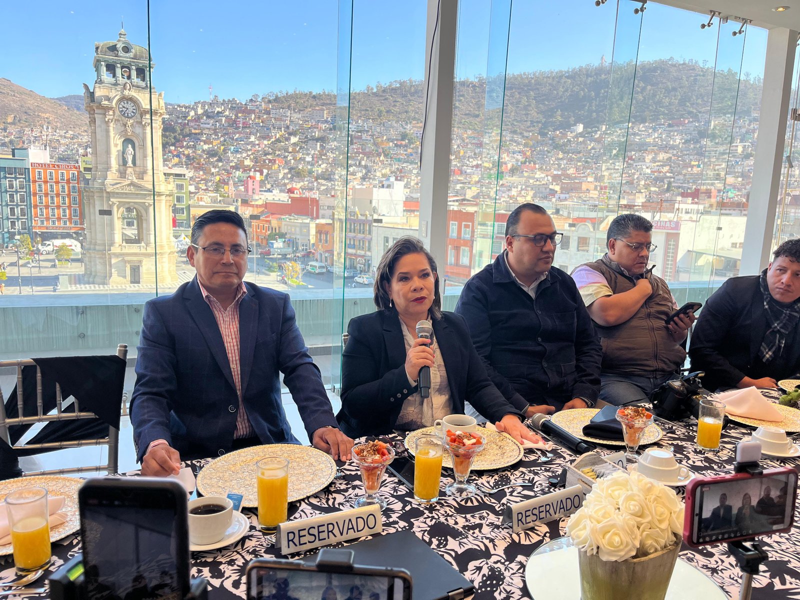 Tatiana Ángeles se destapa para la gubernatura