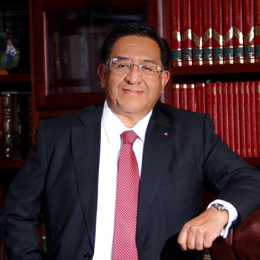 Reeligen a Pedro Luis Noble al frente de notarios