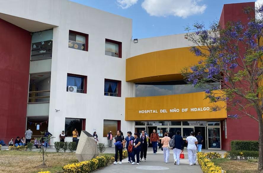 Descarta DIF condicionar atención médica a menor de edad