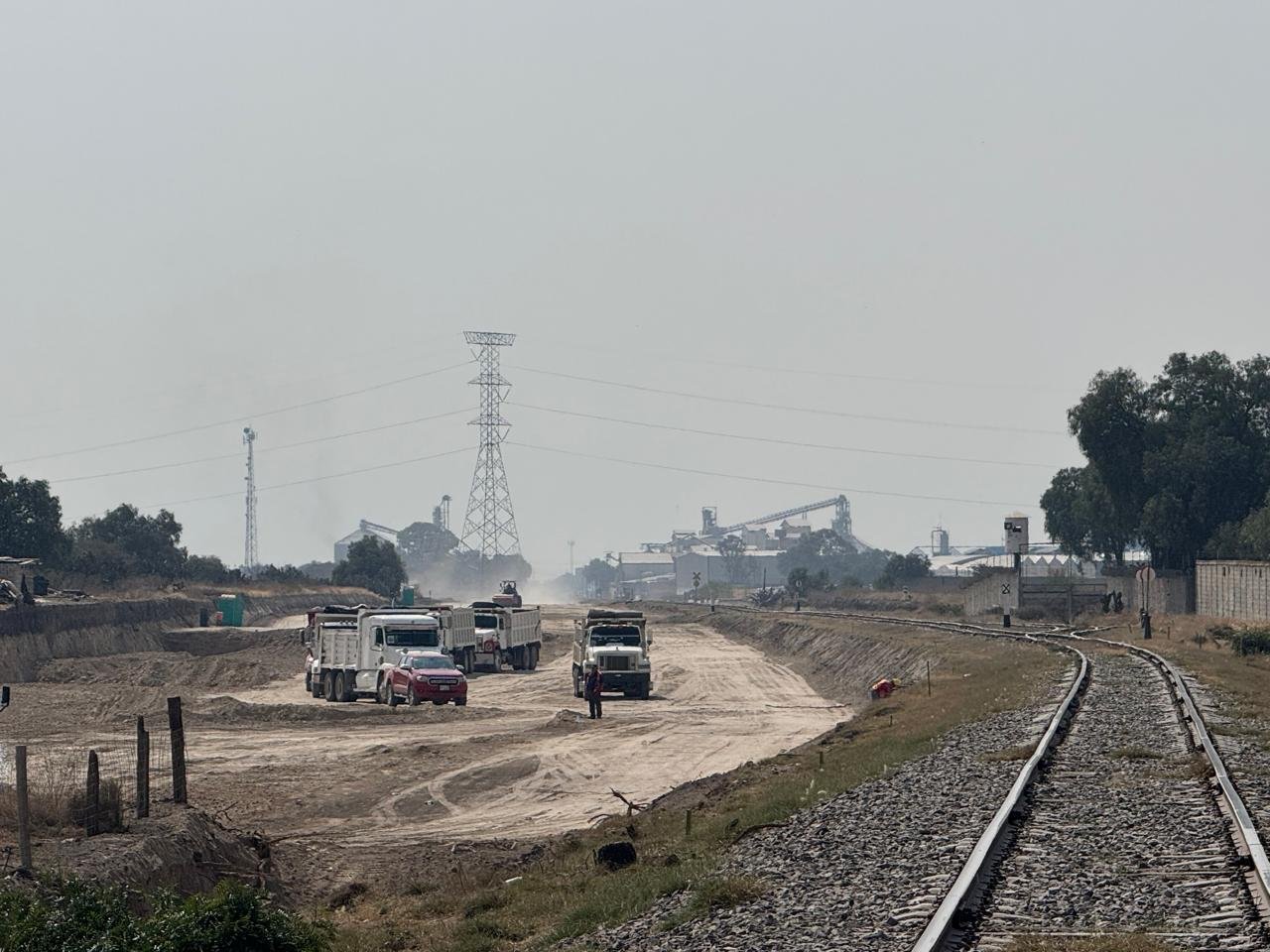 Invadió alcaldía de Mineral de la Reforma derecho de vía de Ferrosur; sigue lucha legal