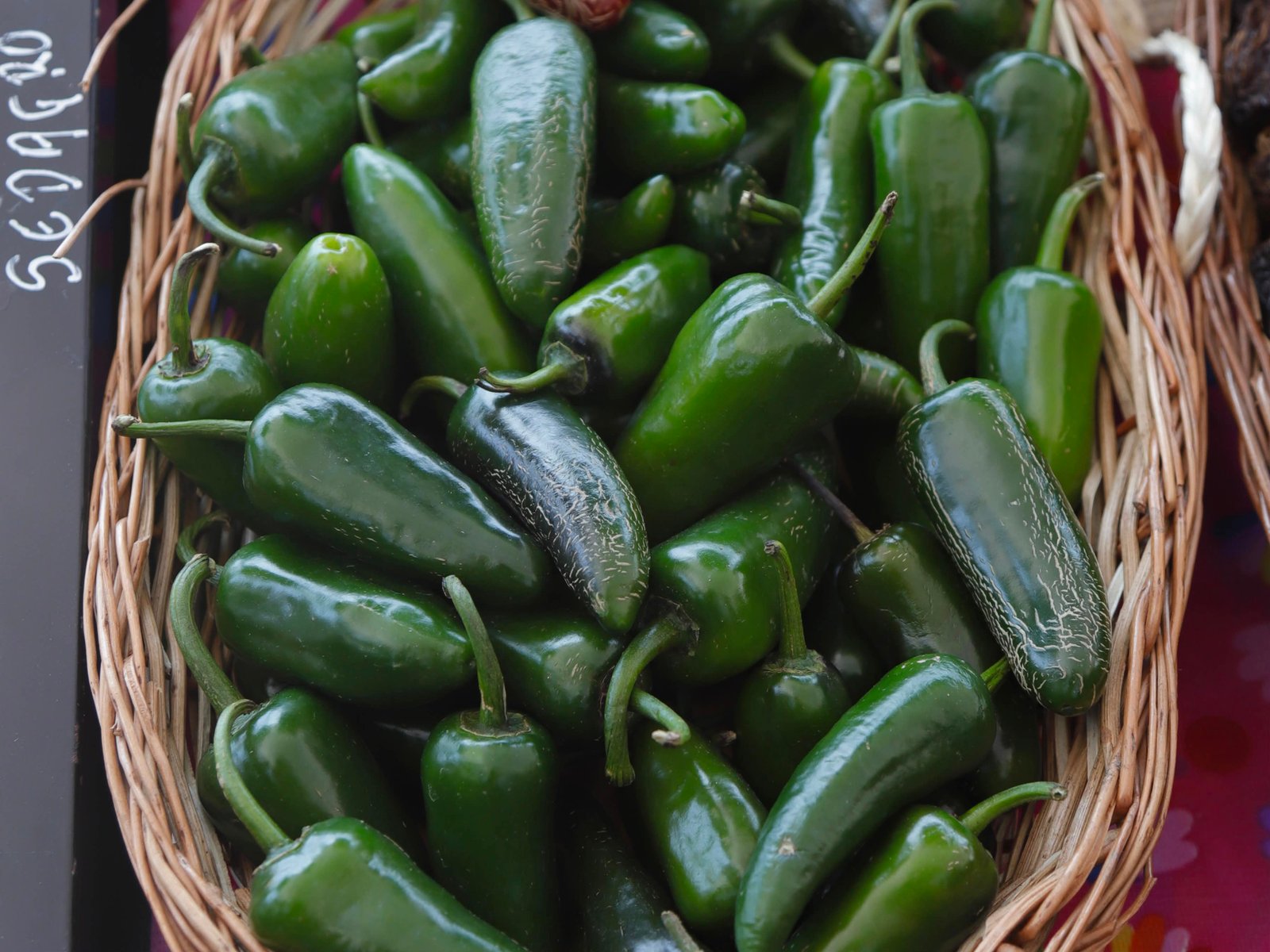 Chile rayado: el producto hidalguense con distinción única en México