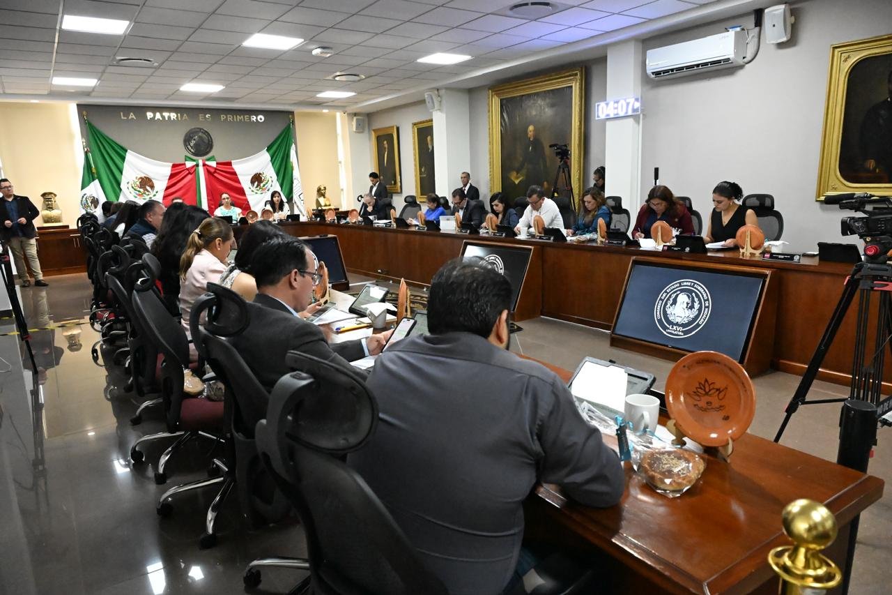 Hidalgo da luz verde a disminuir ayuntamientos, blinda las elecciones contra el extranjero y aplaza elección judicial