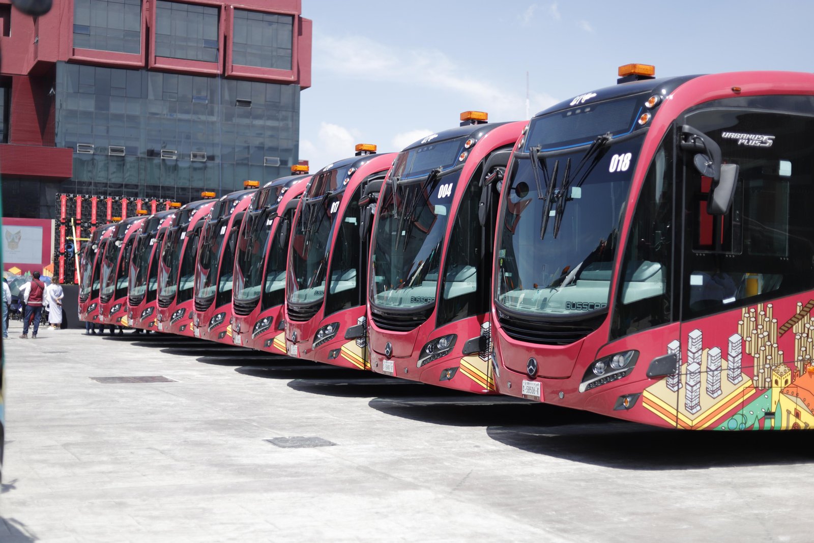 Nuevo sistema de transporte metropolitano requiere de 351 conductores