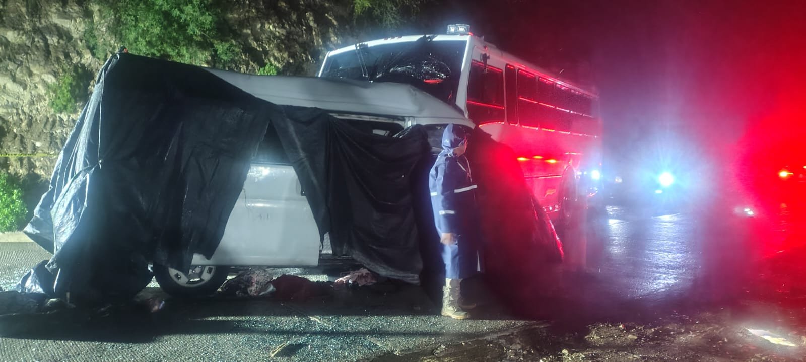 Trágico accidente en la carretera a Tolantongo deja cuatro muertos y siete lesionados