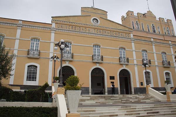 Amparo obliga a la UAEH a reinscribir a estudiante de medicina