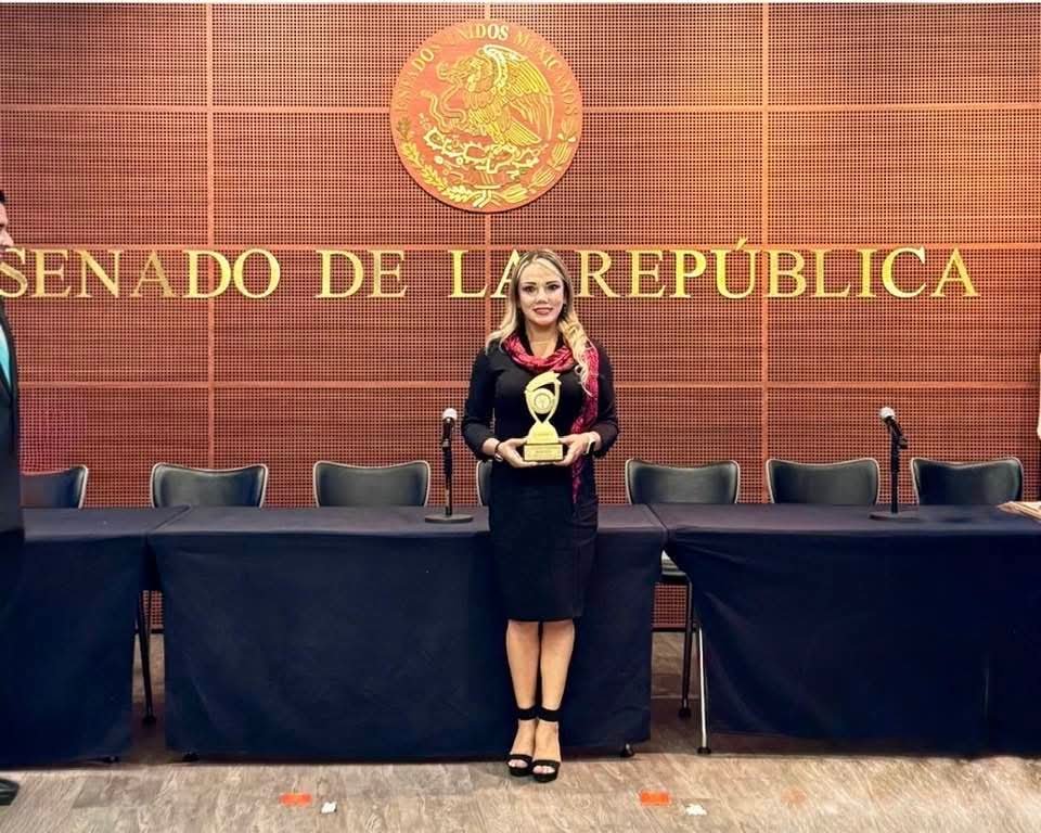 Magistrada Rosa Amparo Martínez Lechuga recibe reconocimiento internacional “Magistrada del Año” en el Senado