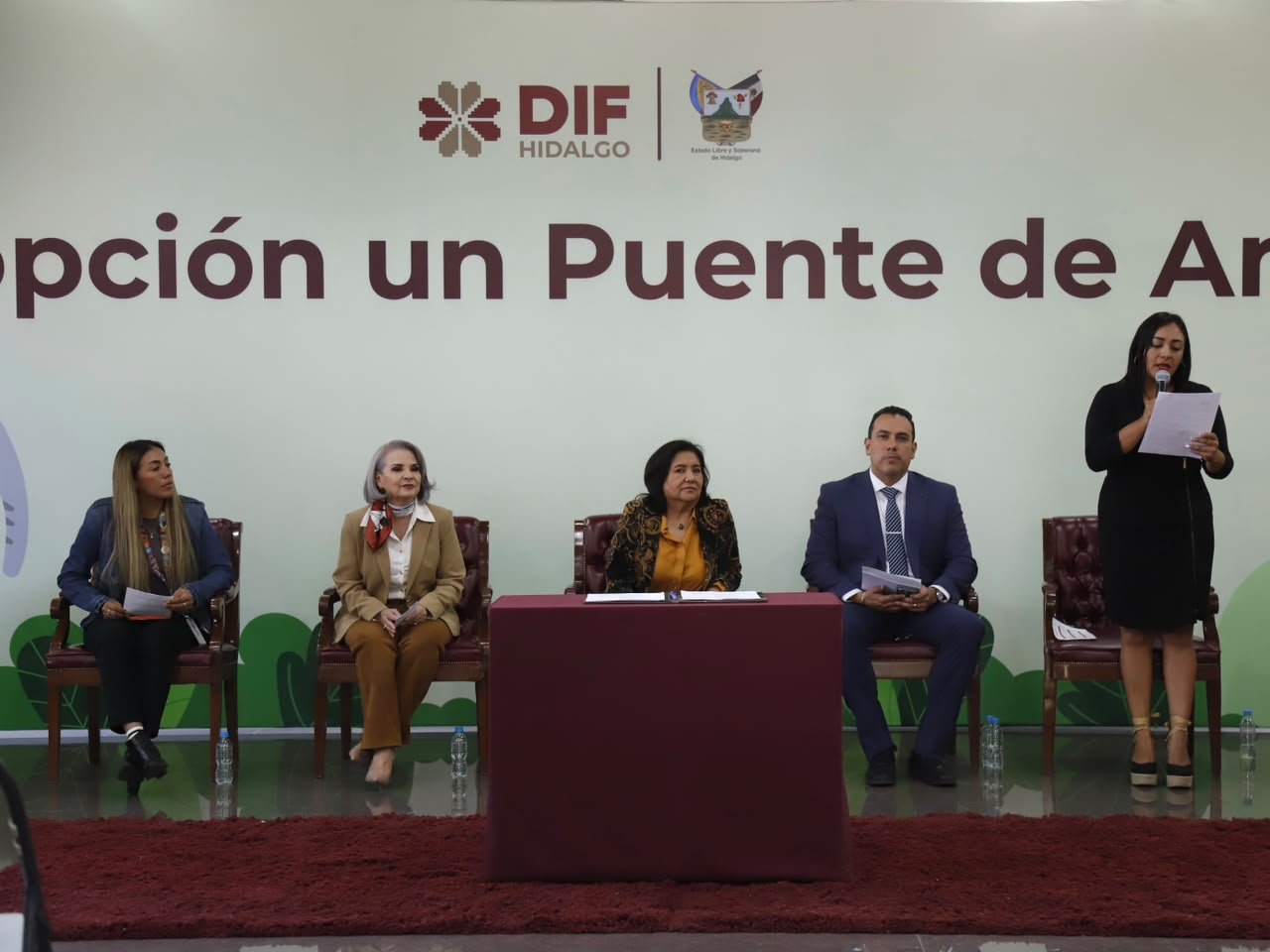 Siete niñas y niños encuentran una nueva familia mediante “Adopción un Puente de Amor”