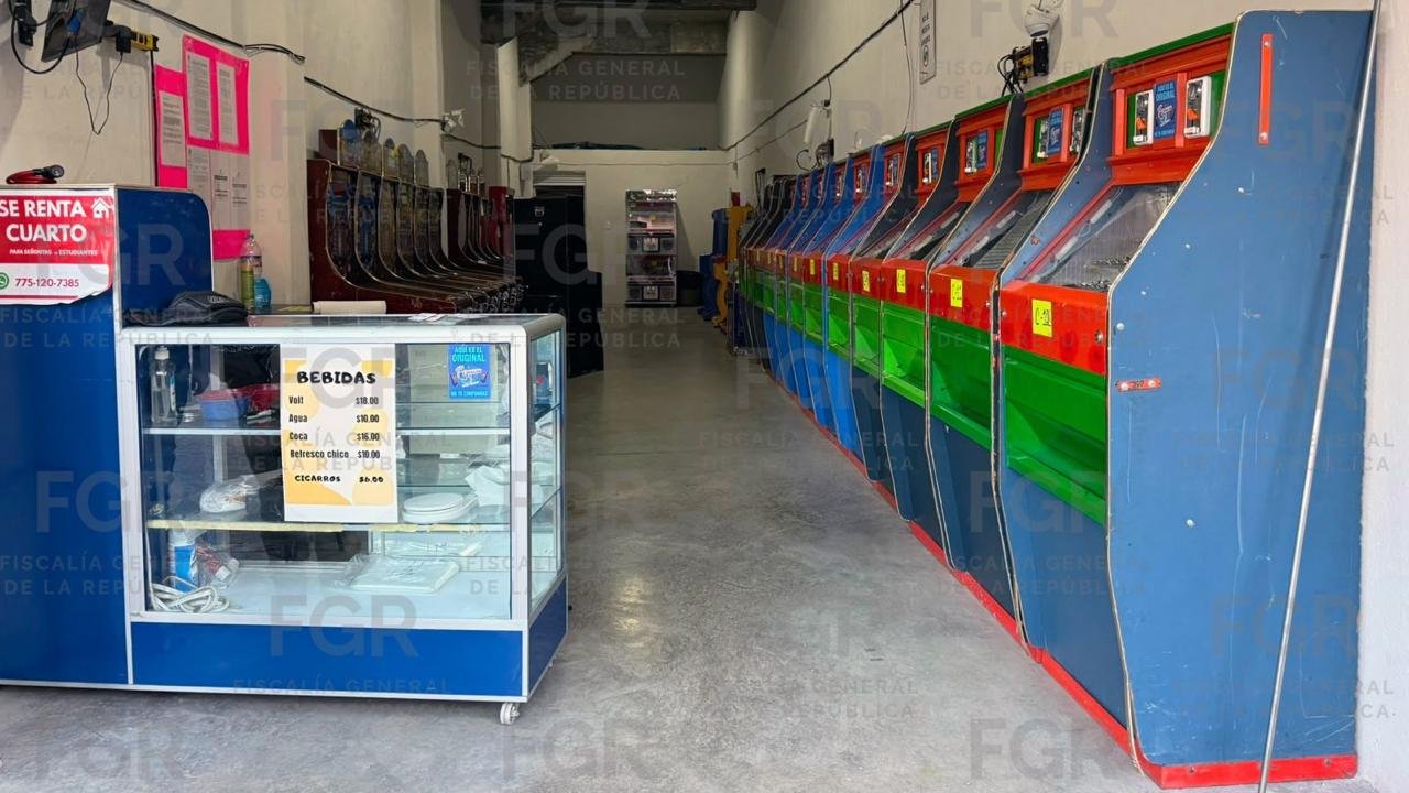 FGR asegura 42 máquinas tragamonedas en cateo a local comercial de Tulancingo de Bravo