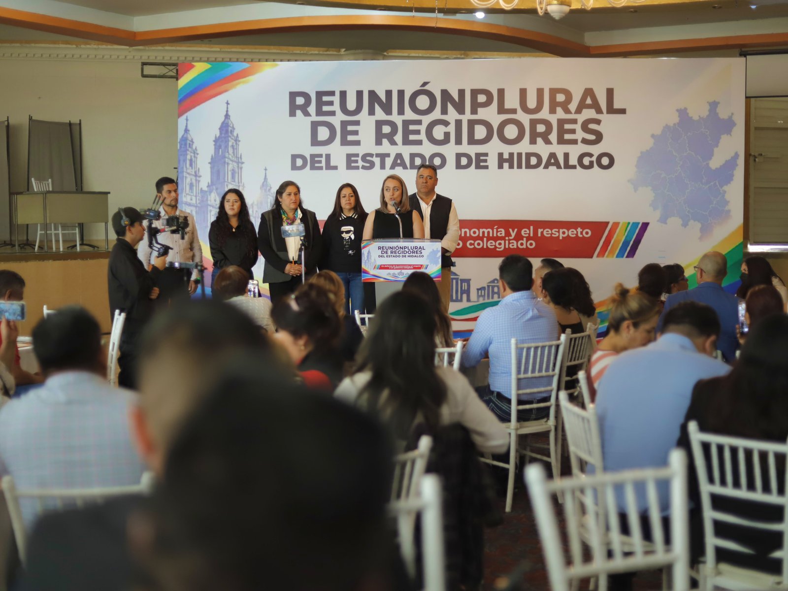 Regidores de más de 60 municipios cuestionan reforma al artículo 141