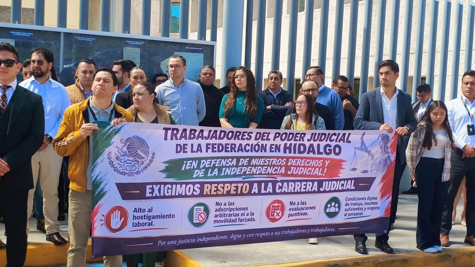 Trabajadores del PJF protestan en Pachuca; advierten posible paro por carga laboral y cambios laborales