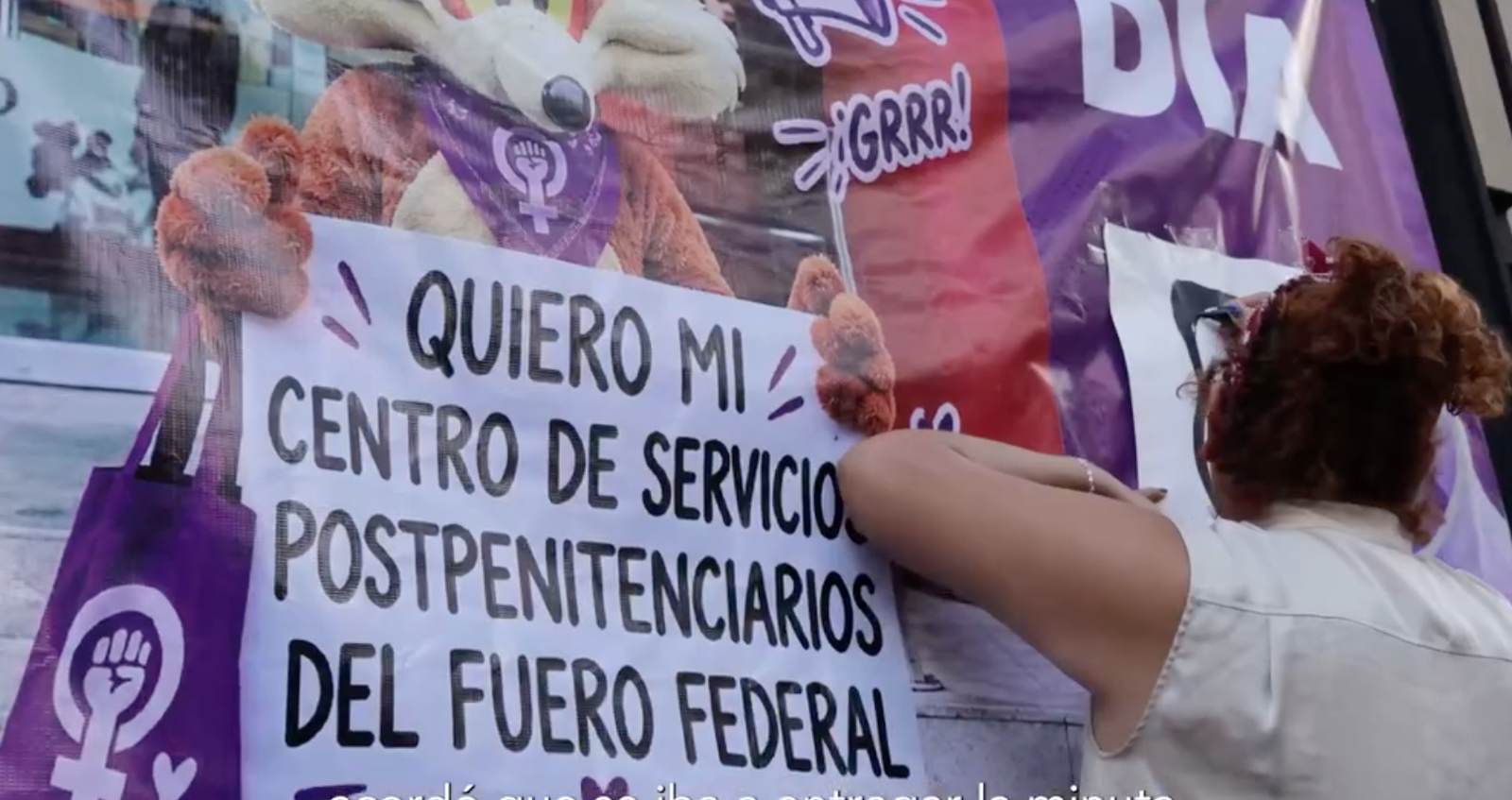 Colectivos de personas liberadas mantienen protesta en Segob; exigen 22 medidas de reinserción social