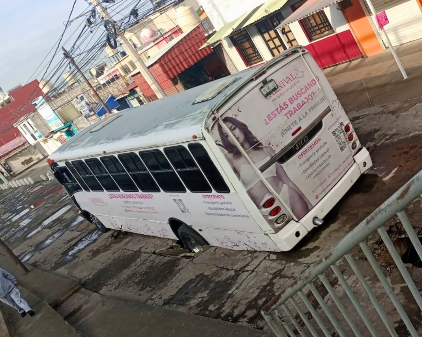 Vecinos de Venta Prieta denuncian drenaje abierto y malos olores