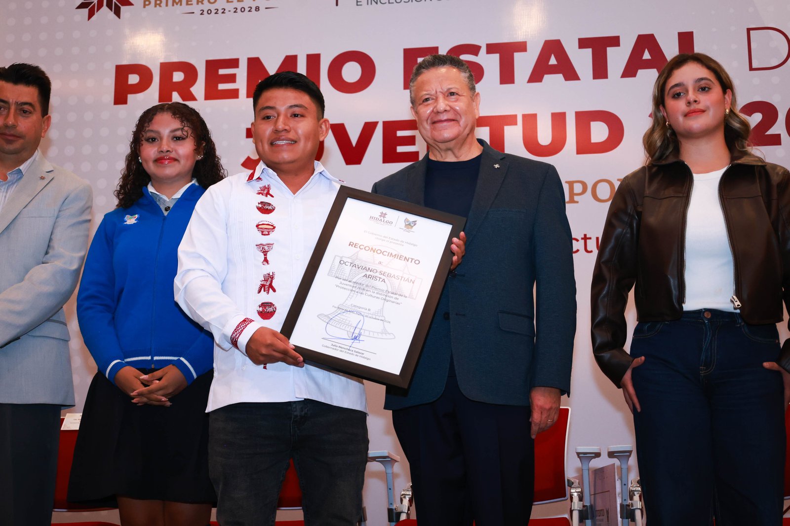 Entregan Premio Estatal de la Juventud y apoyos a 667 jóvenes en Hidalgo