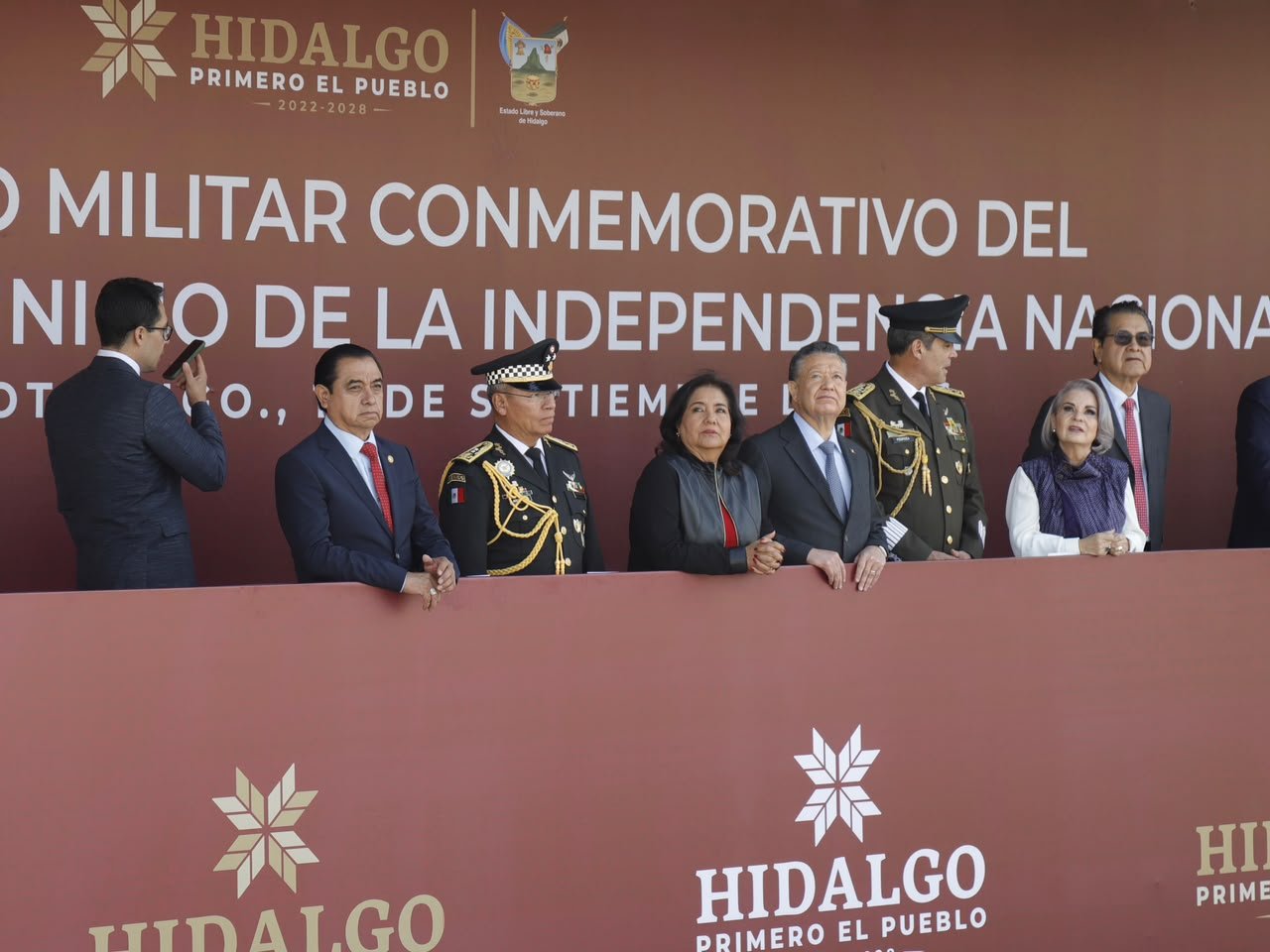Más de 4 mil personas participan en desfile por el 216 aniversario de la Independencia