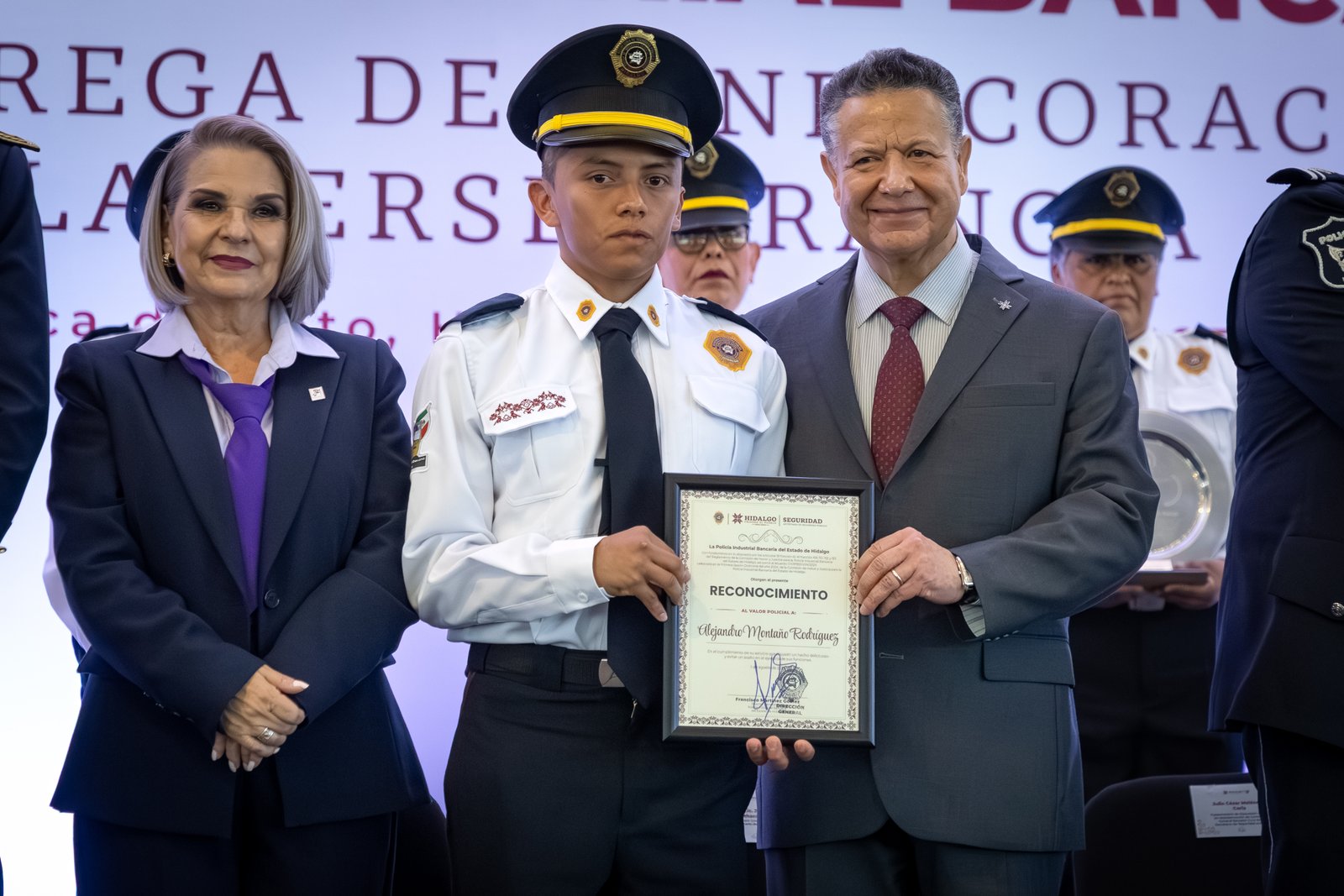 Julio Menchaca reconoce labor de la Policía Industrial Bancaria Plétora