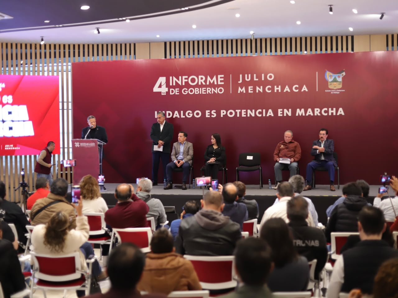 Menchaca anuncia dos años más de obra pública y programas sociales para Hidalgo
